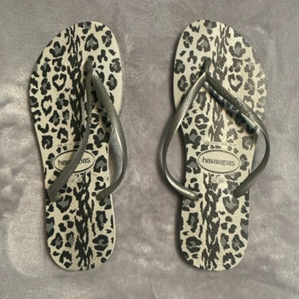 Havaianas Flip Flops - Gray Leopard